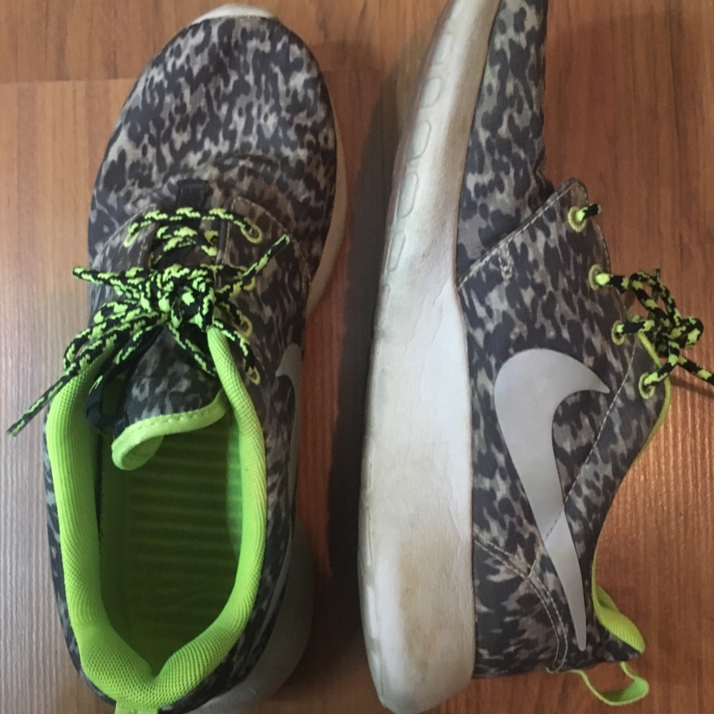 Nike Roshes Pattern Shoes